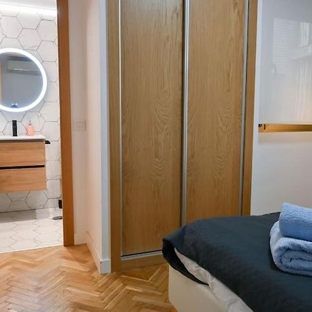 For You Rentals Apartamento Temporal Centrico De Dos Dormitorios Sil2 Madrid Exterior photo