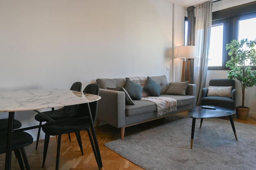 For You Rentals Apartamento Temporal Centrico De Dos Dormitorios Sil2 Madrid Exterior photo